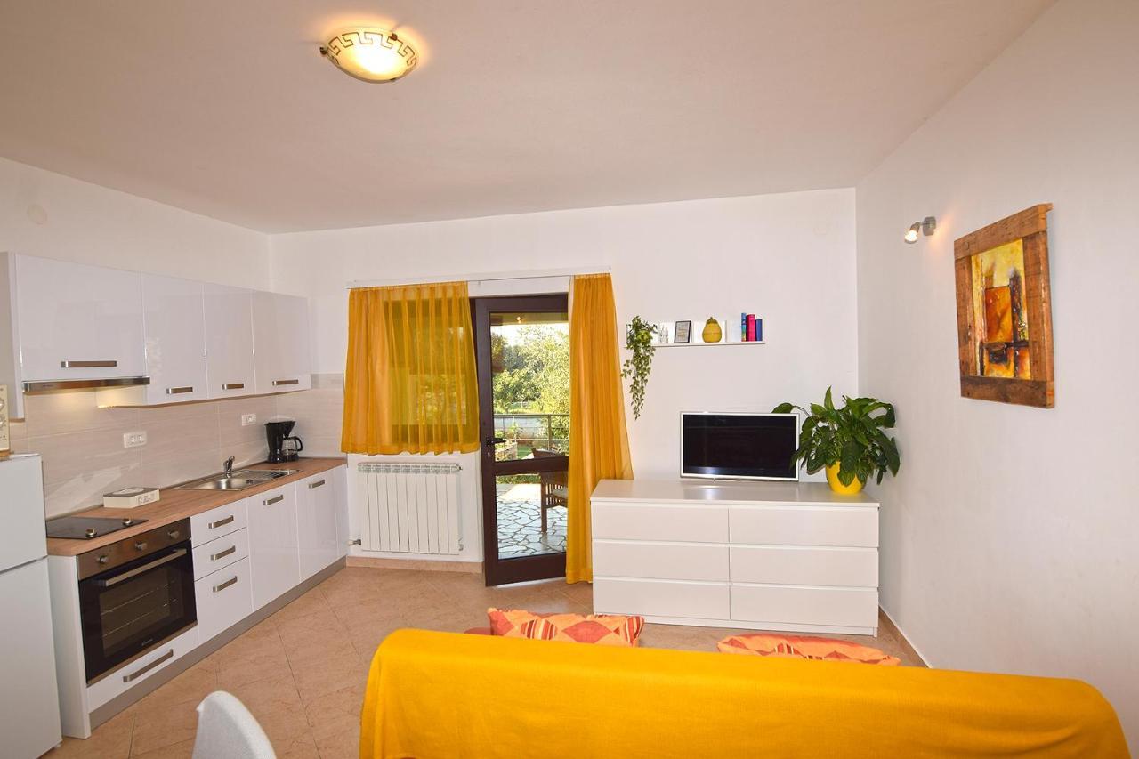 Apartments Bor Medulin Exterior photo